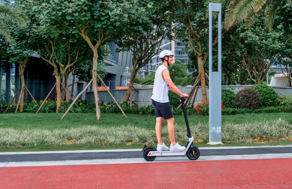 Trottinettes électriques portables et pliables pour adultes : confort et mobilité à portée de main